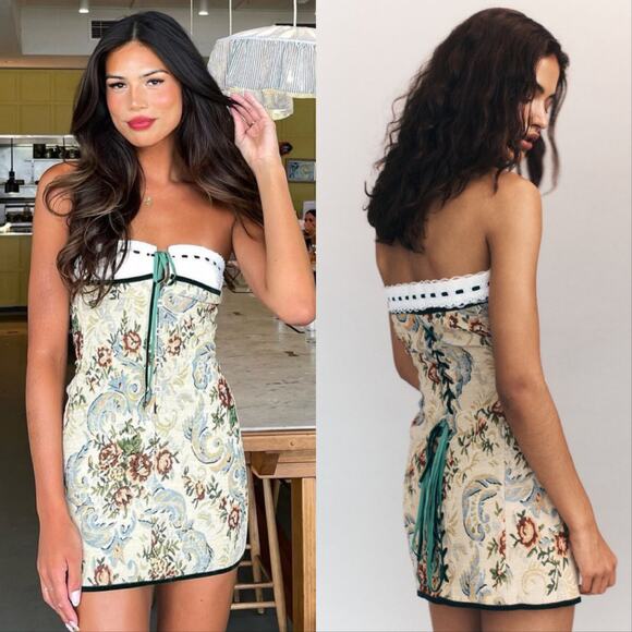 With Jean Sabrin Strapless Mini Dress Tabi Tapestry - Picture 3 of 7